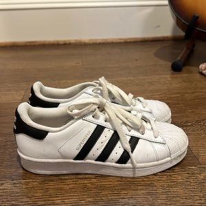 Adidas superstars black and white - size women’s 6